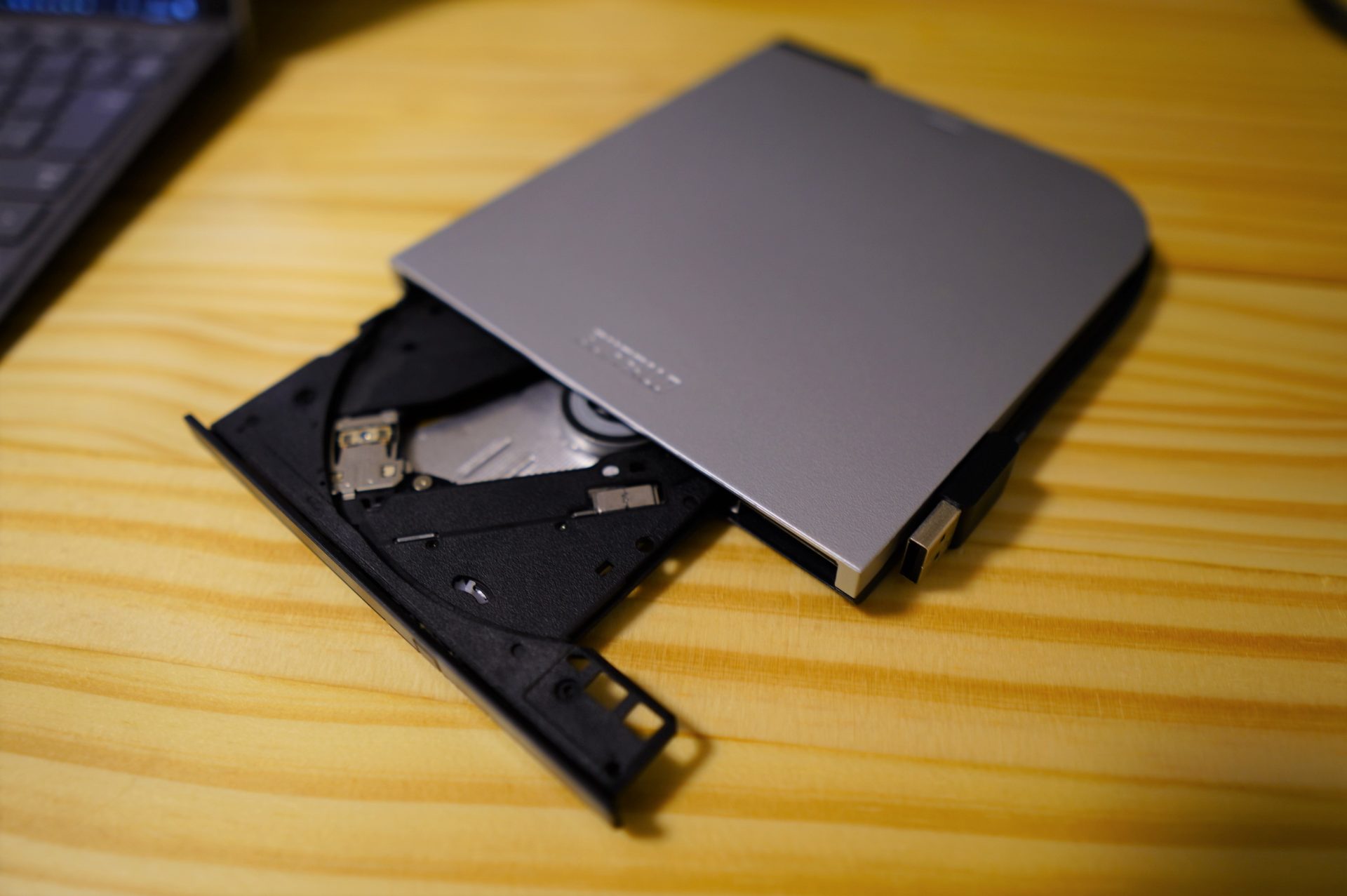 Surfaceで使える外付けCD・DVD・Blurayドライブまとめ InabaBlog