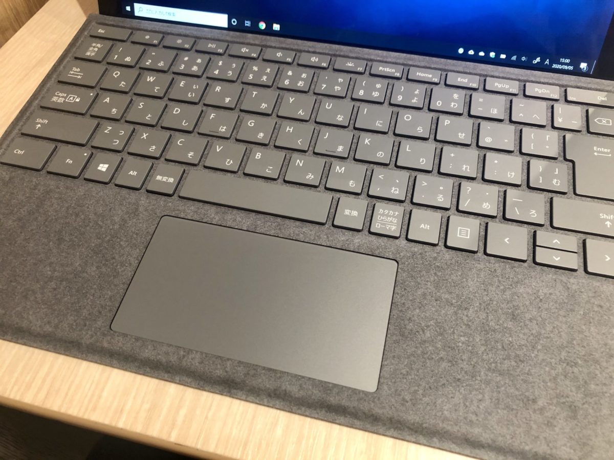 Surface Pro 5  タイプカバー、ペン、マウス他付属品多数