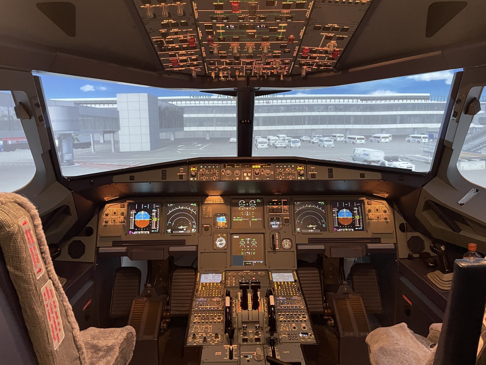 羽田空港のluxury Flight でシミュレーター体験 エアバスa3 稲葉技術研究所
